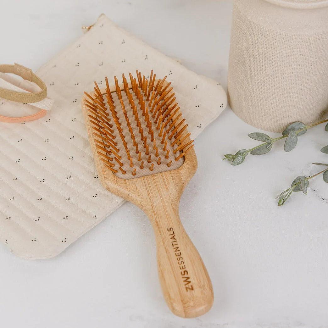 Brosse à Cheveux Pure Bambou — Démêlage Doux, Brillance Naturelle & Soin du Cuir Chevelu