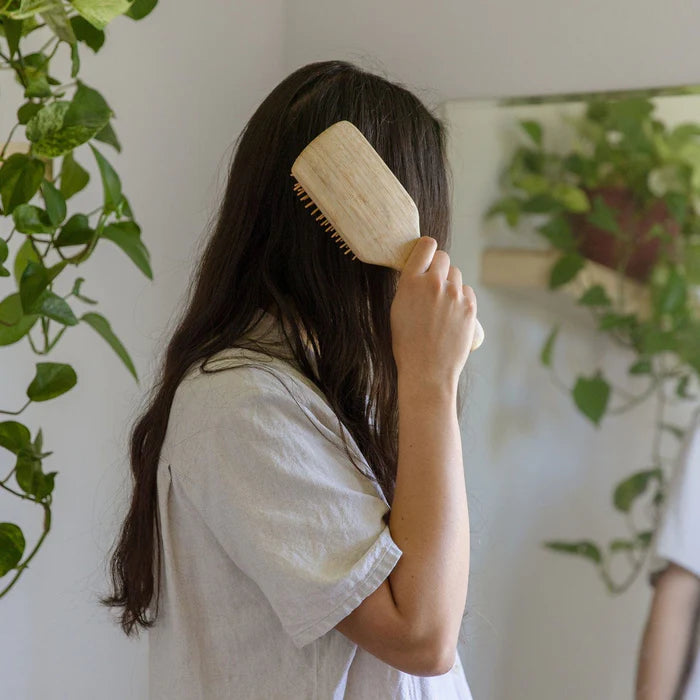Brosse à Cheveux Pure Bambou — Démêlage Doux, Brillance Naturelle & Soin du Cuir Chevelu